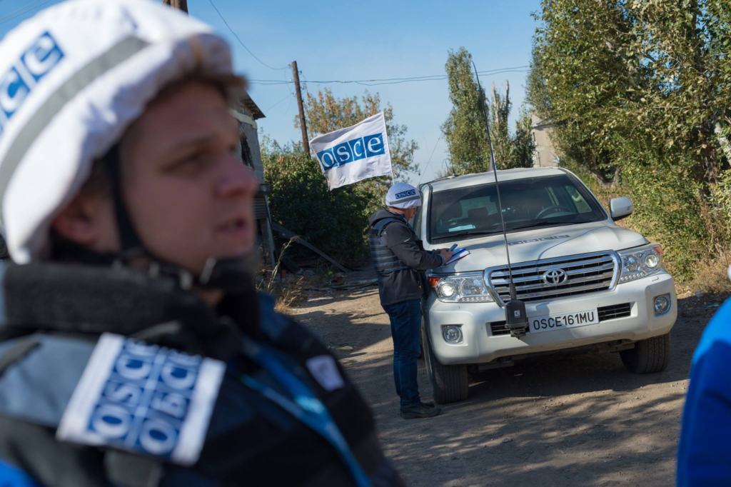 ОБСЕ: В Луганск нагнали бронетехнику