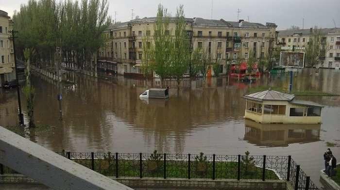 Потоп на привокзальной площади в Краматорске