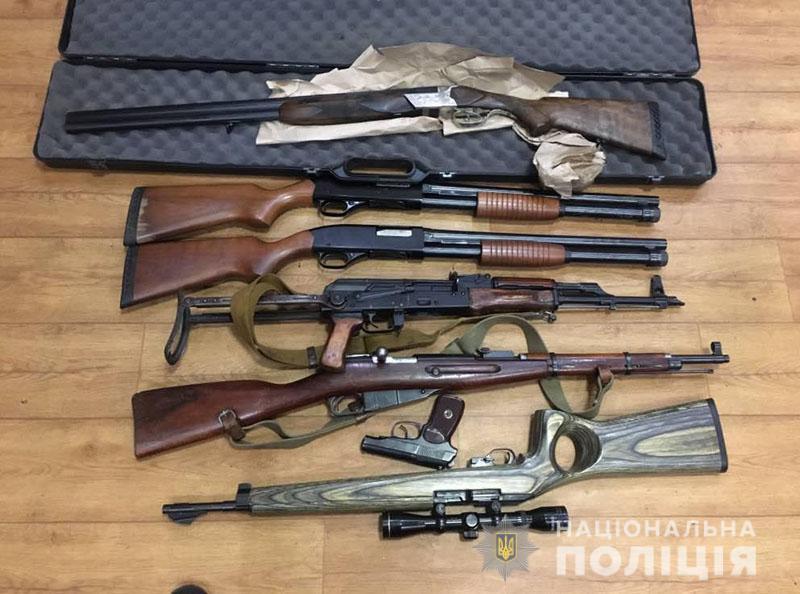100+ одиниць зброї різних калібрів здали в поліцію Донеччини лише за 9 днів