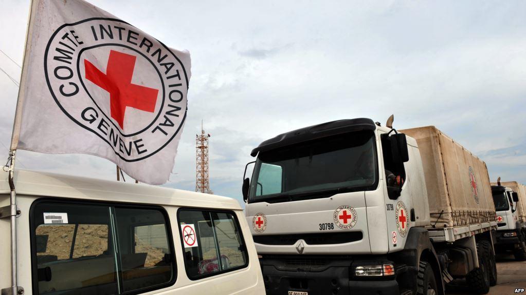15 грузовиков с гумконвоем от Красного Креста поехали в т.н. “ДНР”