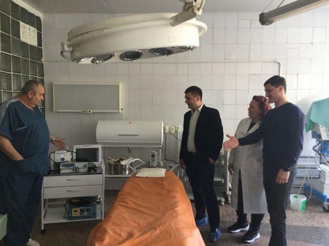 В Курахівську міську лікарню купили нове реанімаційне обладнання