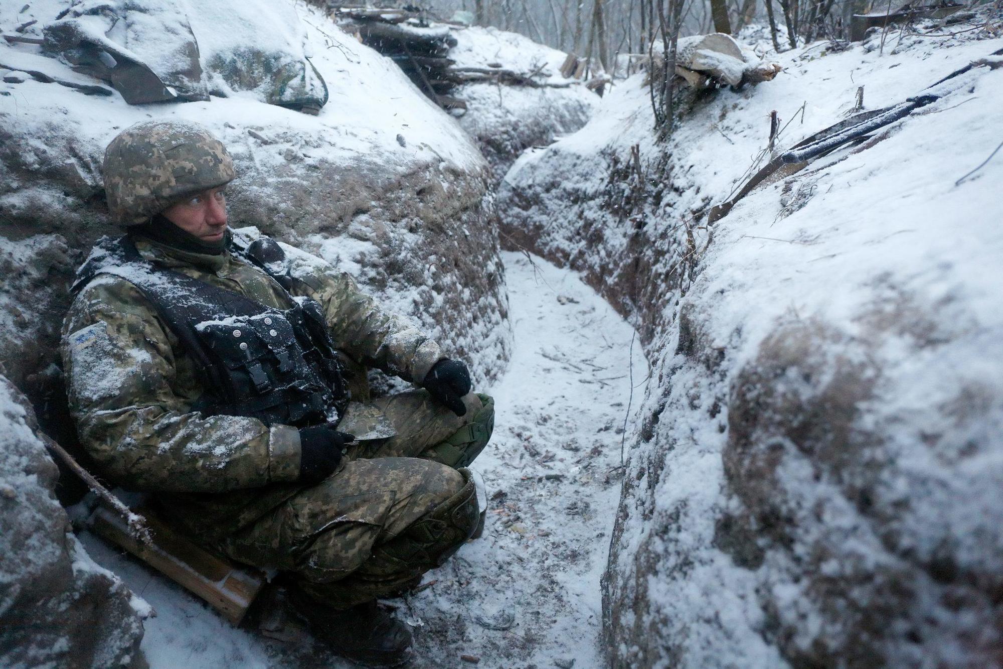 На Донбасі зник один військовий