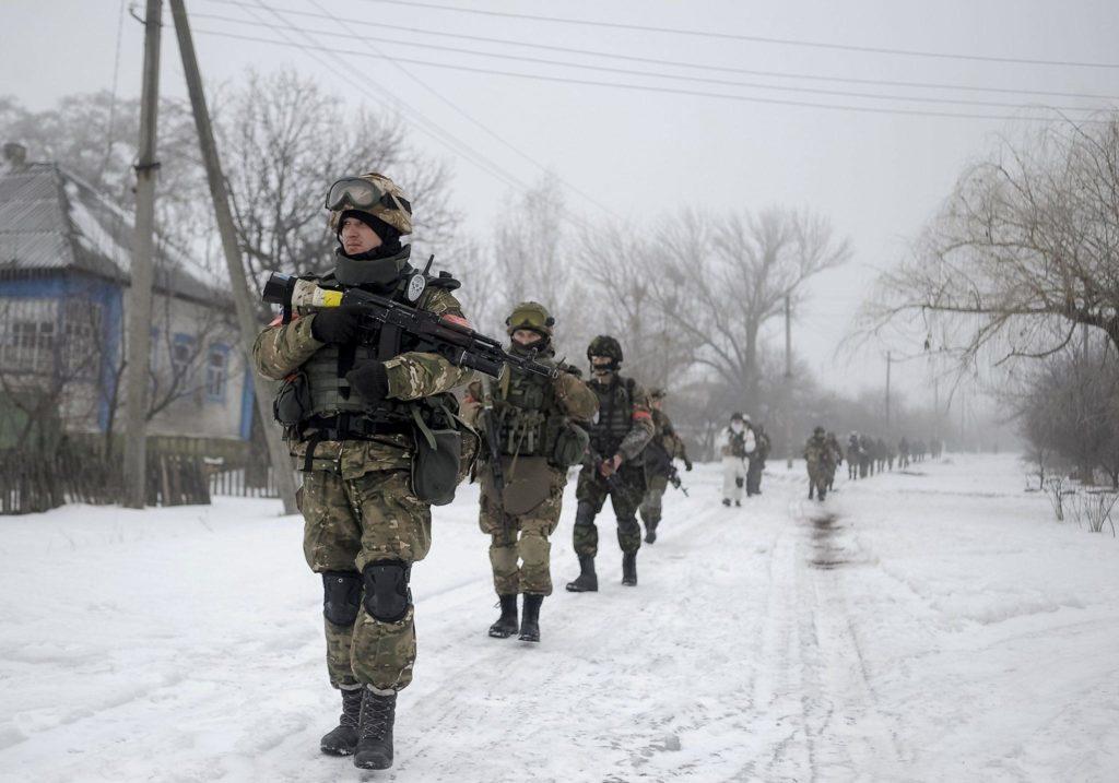 За добу на Донбасі більше десятка обстрілів. Один боєць ЗСУ отримав поранення, — Штаб ООС