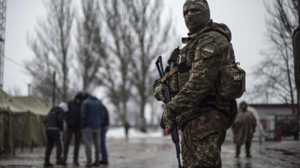 Украинские военные поймали на Донбассе боевика, — Штаб ООС