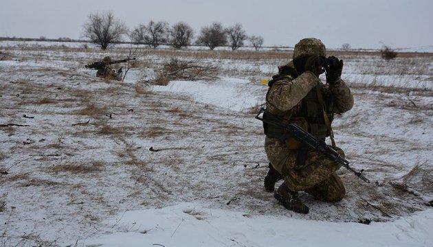Доба на Донбасі: Бойовики відкрили вогонь в бік позицій українських військових з мінометів