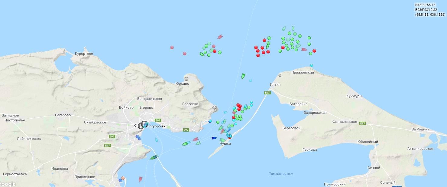 Мининфраструктуры: Через порты в Азовском море начали пропускать некоторые судна 1