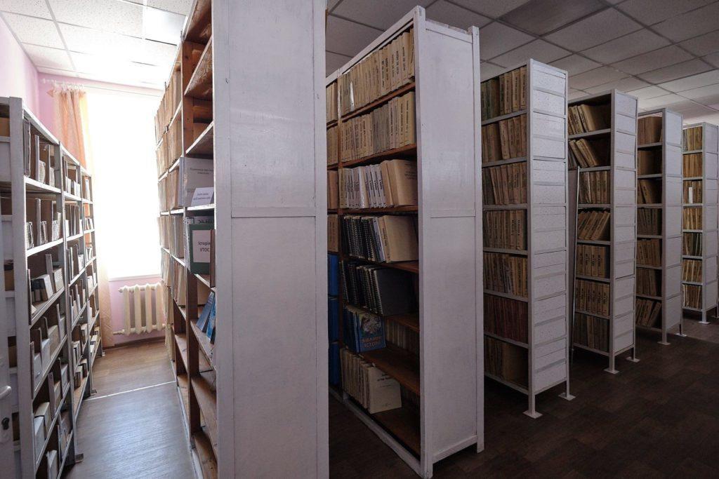 Бахмутской библиотеке для слабовидящих пообещали компьютеры и новые книги