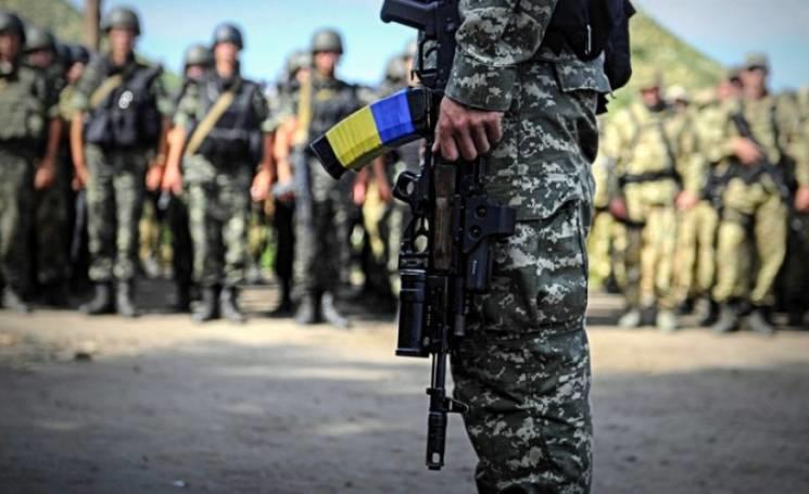Українські військові з передової привітали своїх коханих з днем святого Валентина
