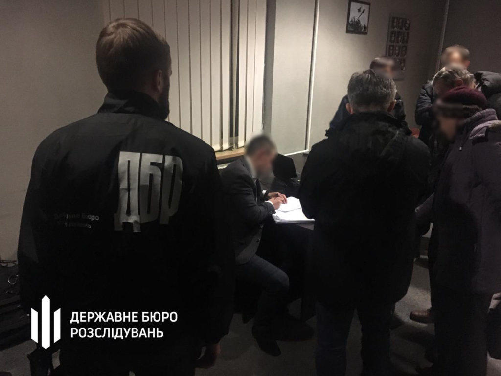 Силовики задержали двух человек, которые “попросили” Тимошенко сняться с президентской гонки за деньги (ФОТО)