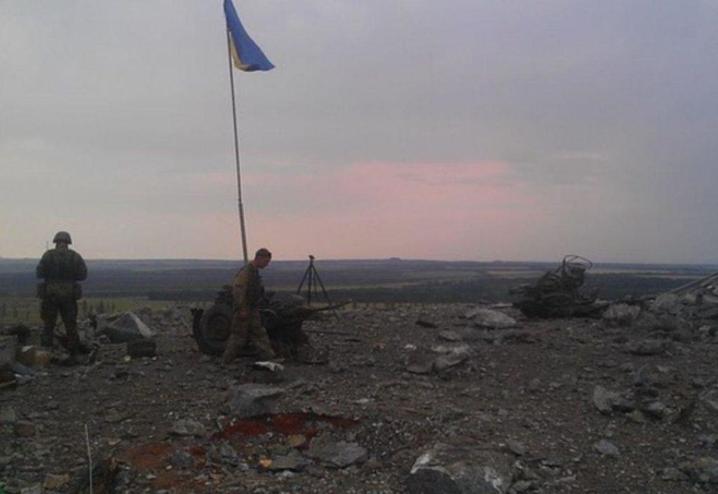 Штаб ООС: Боевики ударили из артиллерии по жилым массивам Новолуганского