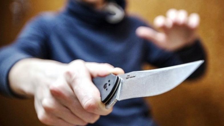 На Донеччині у двох школярів сварка переросла в бійку з ножовим пораненням