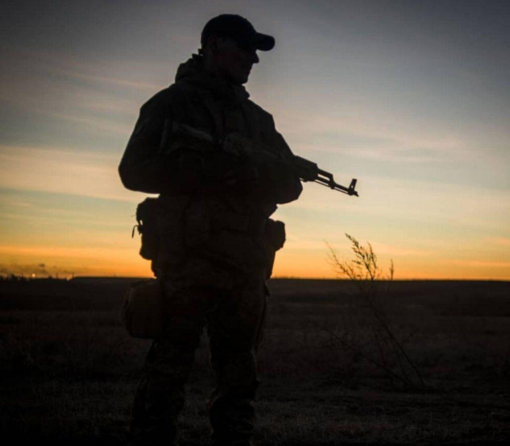 Боевики на Донбассе обстреляли военных ВСУ из бронетехники, — Штаб ООС
