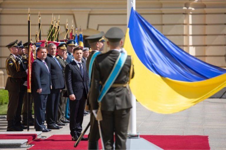 Зеленський звільнив Муженка з поста начальника Генштабу та призначив нову людину