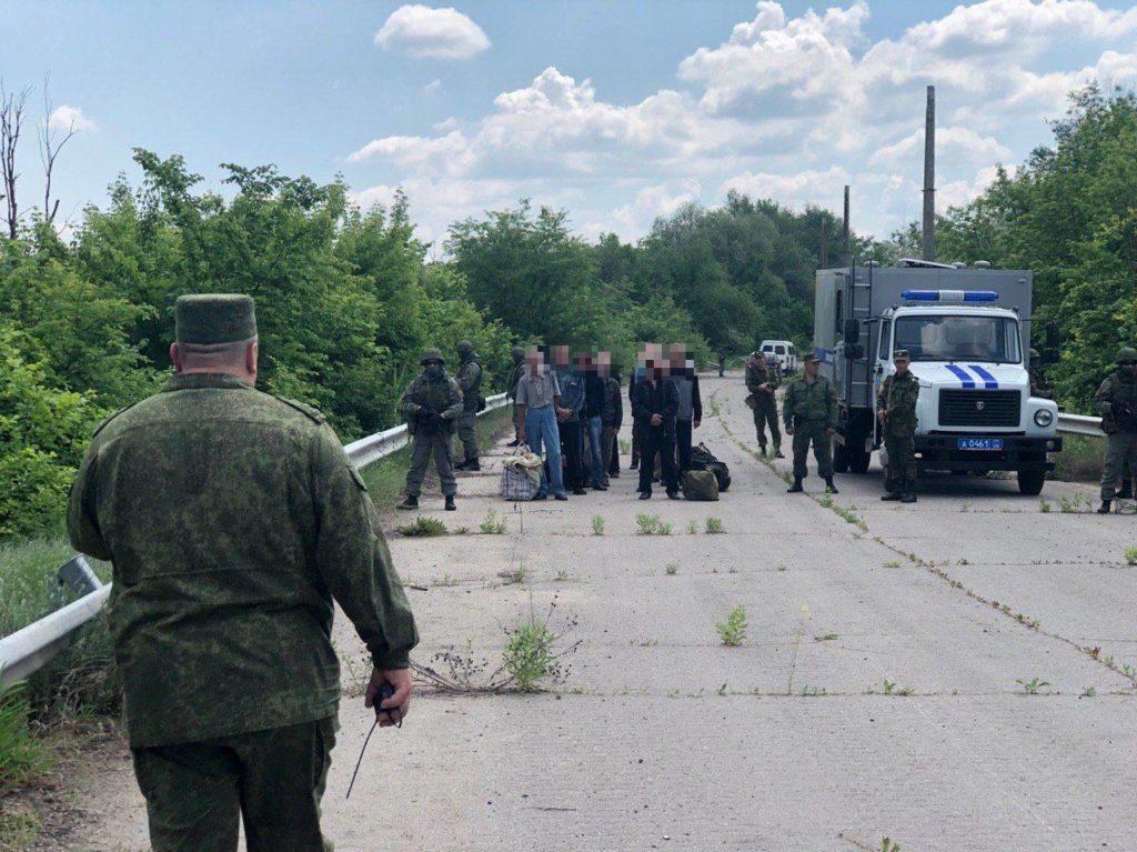 Бойовики передали Україні більше пів сотні засуджених з непідконтрольної території (ФОТО)