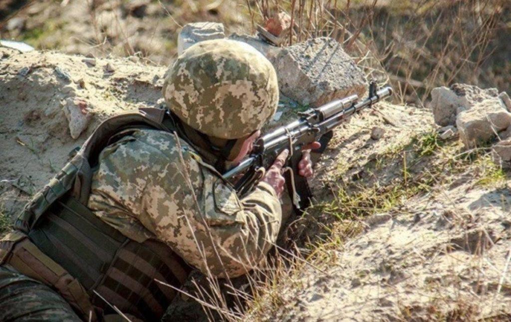Доба в ООС: На Донбасі від обстрілів бойовиків загинув один військовий ЗСУ. Ще шестеро поранені