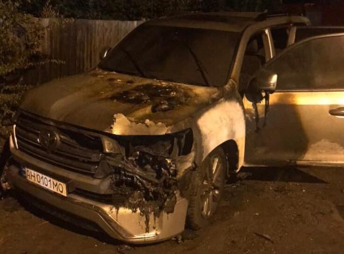На Донеччині спалили автомобіль голови райради (ФОТО)