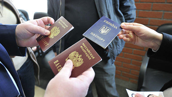 У Ростовську область за паспортами поїхала перша група жителів Донбасу