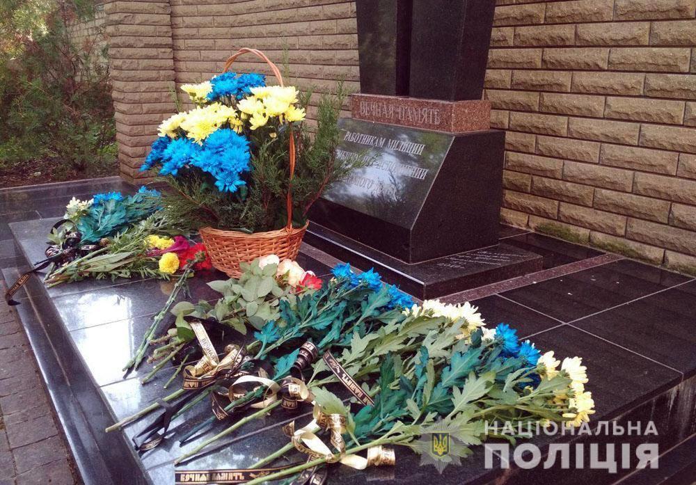 На Донеччині вшанували загиблих поліцейських (ФОТО) 4