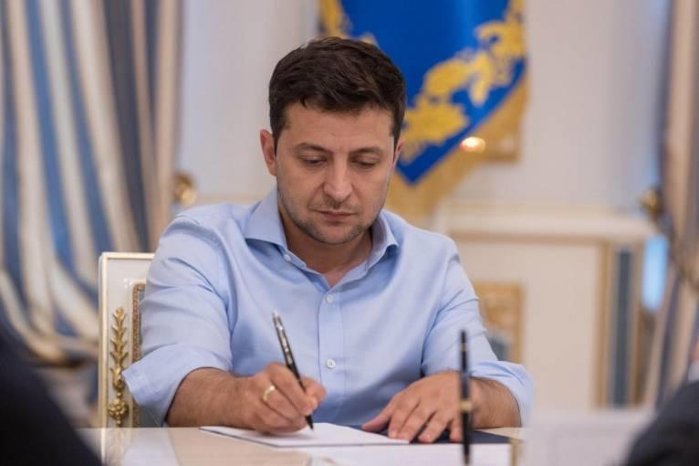 Президент уволил 7 глав райгосадминистраций Донецкой области