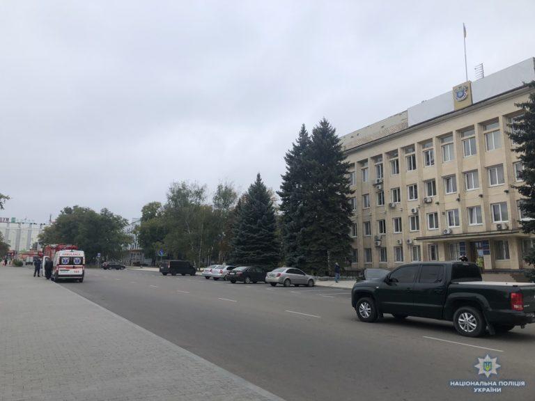 В Краматорську невідомий повідомив про “замінування” виконкому і суду. Це не підтвердилось