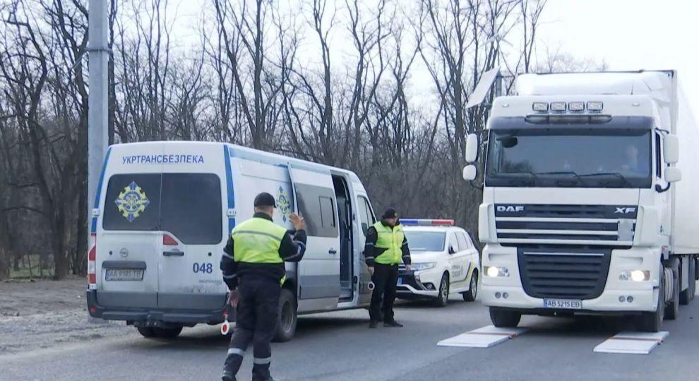 В Україні будуть штрафувати водіїв перевантажених вантажівок