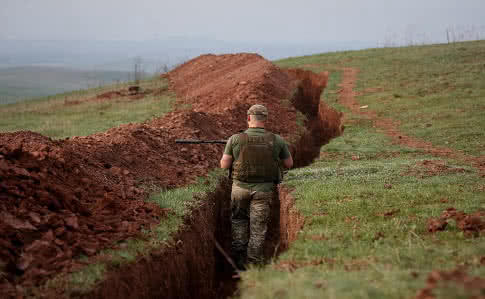 Доба на Донбасі: Бойовики обстріляли з артилерії околиці Зайцевого і Південного. Один військовий ЗСУ загинув