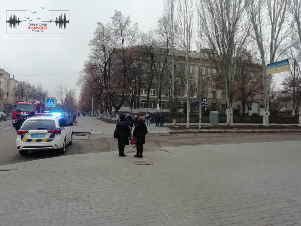 Рассмотрение меры пресечения для напавшего на Мирошниченко могут перенести. В суде ищут взрывчатку