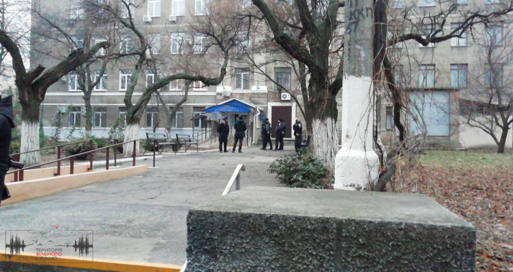 Рассмотрение меры пресечения для одного из нападавших на Артема Мирошниченко перенесли