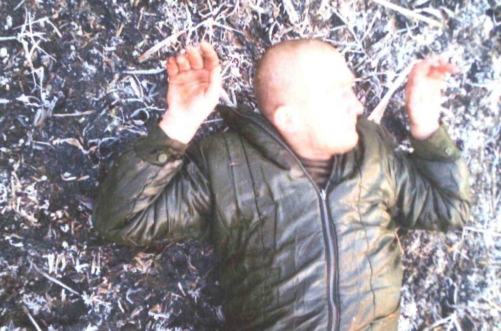На Донеччині біля позицій ЗСУ на своїх же мінах підірвався бойовик. Його взяли у полон (ФОТО)