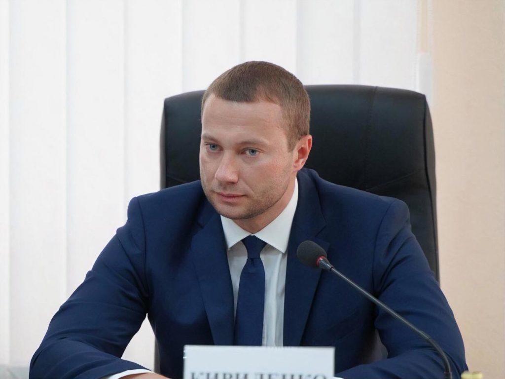 Глава Донецкой ОГА зарабатывает в 5 раз меньше своего заместителя