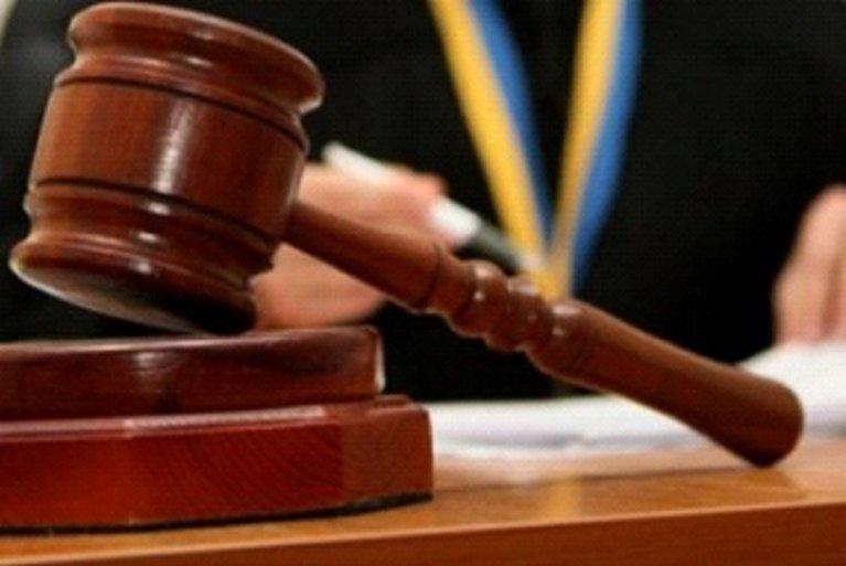 Не вистачило суддів: справу побиття волонтера Мирошниченка передають до іншого суду