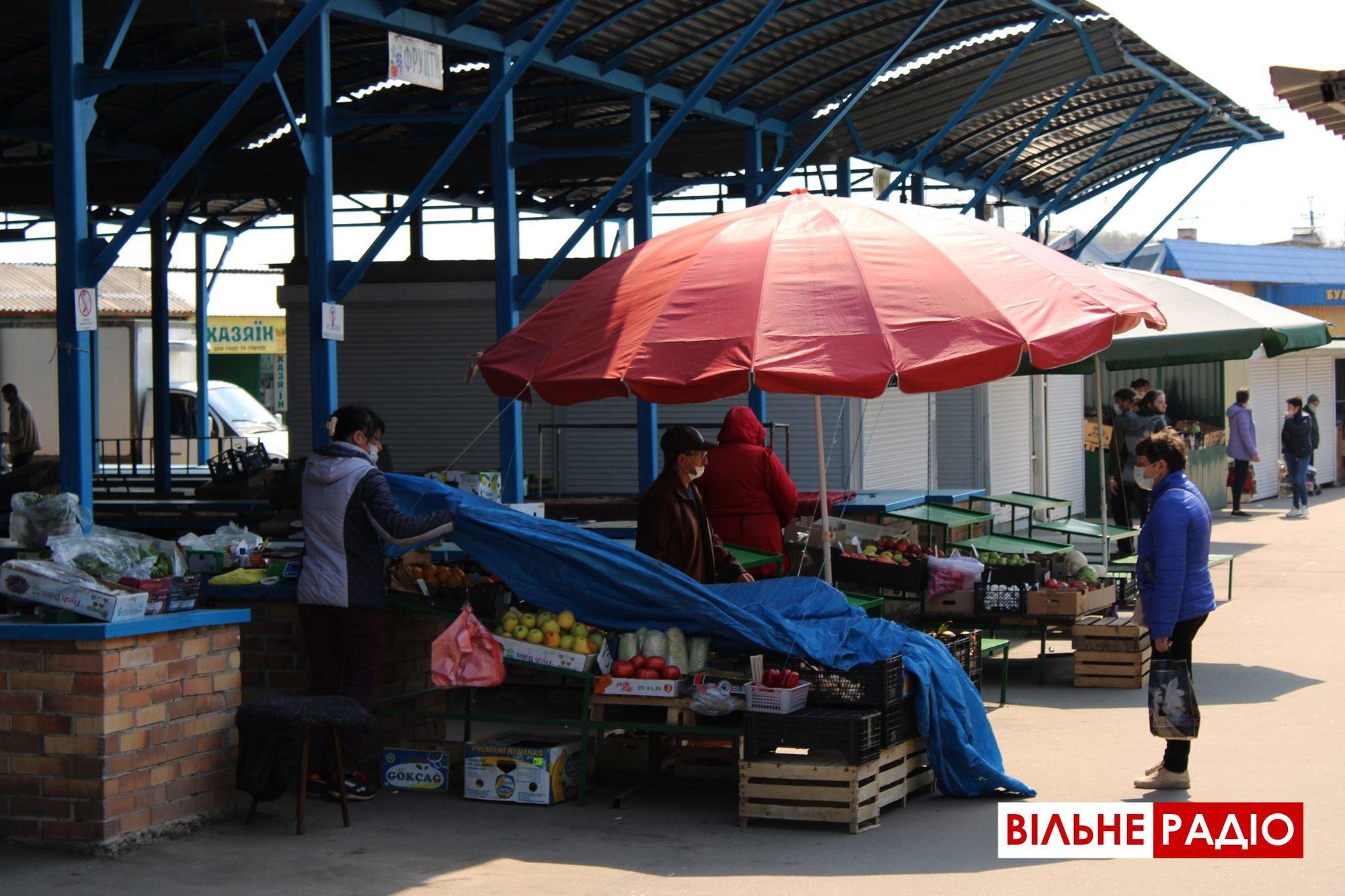 Поліція Бахмута склала адмінпротоколи на торговців, які попри заборону торгують на ринку