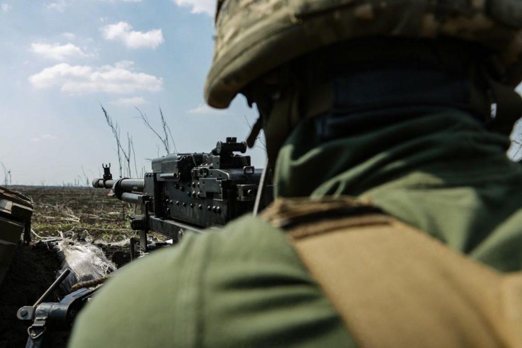 Сутки на Донбассе: боевики ранили 1 военного и сбили камеру ОБСЕ ракетой