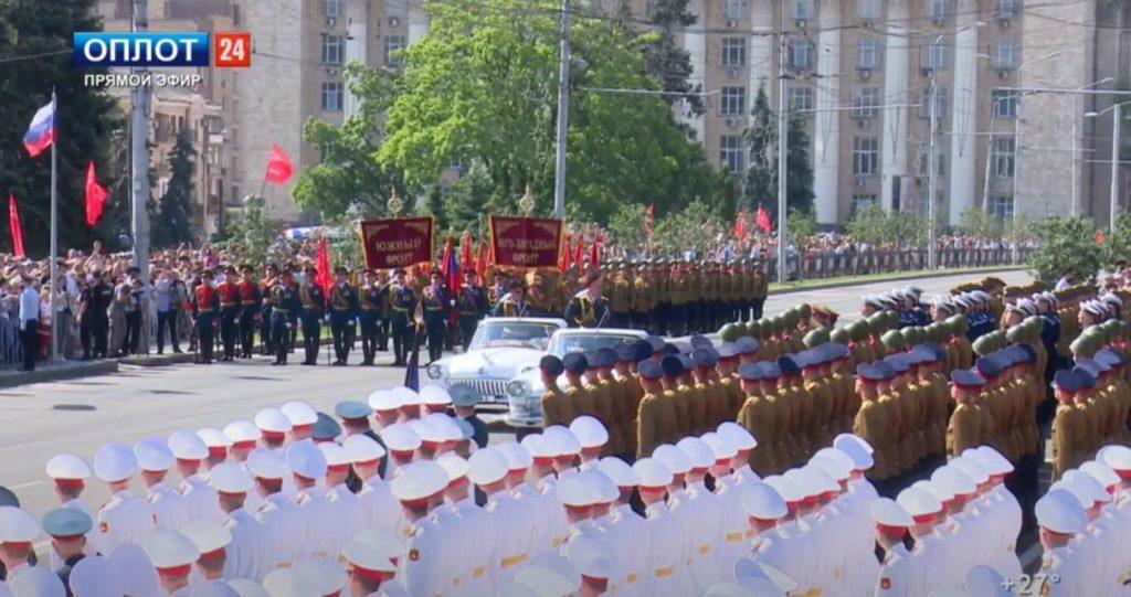 Попри спалах коронавірусу в окупованому Донецьку та Луганську проводять парад перемоги (ФОТО)