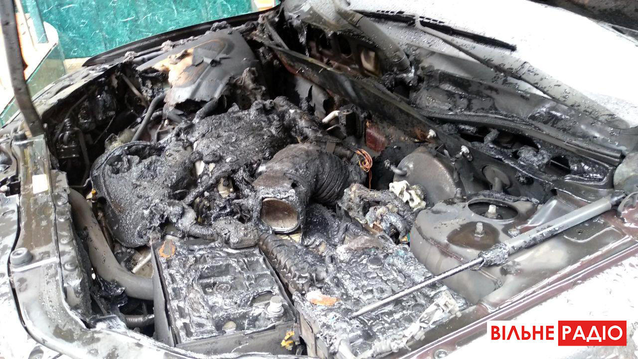 У Бахмуті спалили авто місцевого підприємця, – очевидиця (ФОТО)