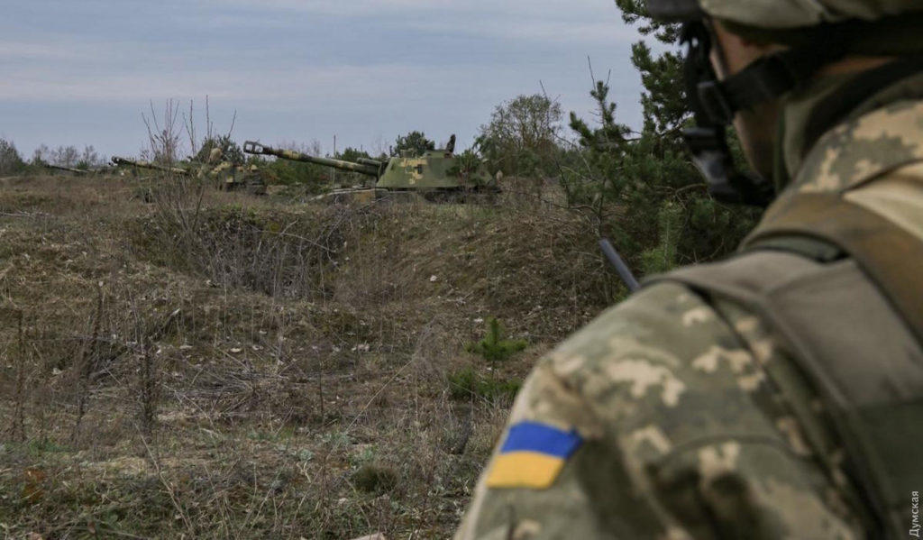 6 контуженых бойцов в среду, 1 тяжелораненый — в четверг. Боевики обстреляли позиции ВСУ на Донбассе