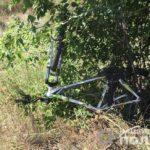 В Донецкой области авто сбило детей на велосипеде. Один мальчик погиб, другой в больнице