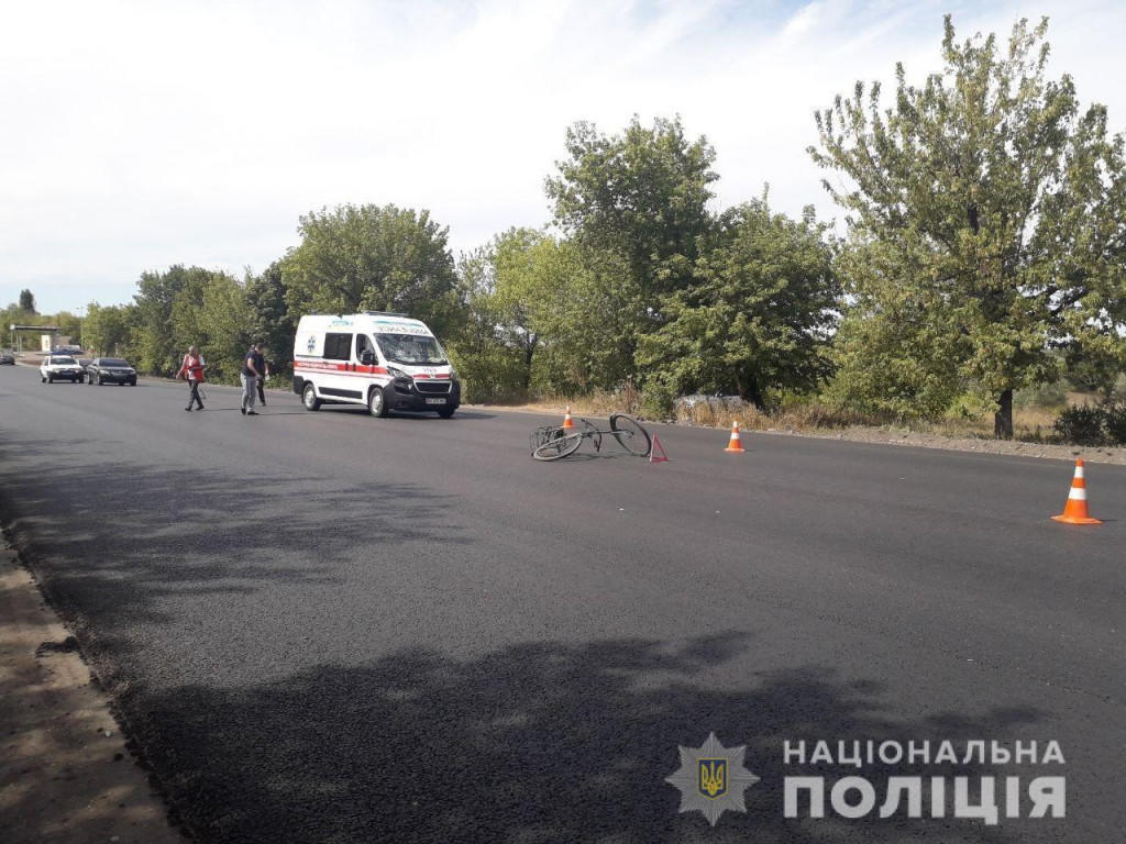 В Донецкой области машина скорой сбила велосипедиста. Мужчина скончался
