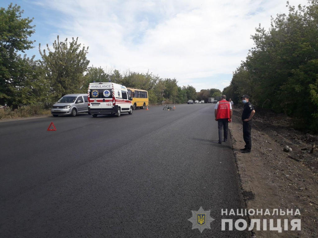 В Донецкой области машина скорой сбила велосипедиста. Мужчина скончался |  Вільне радіо