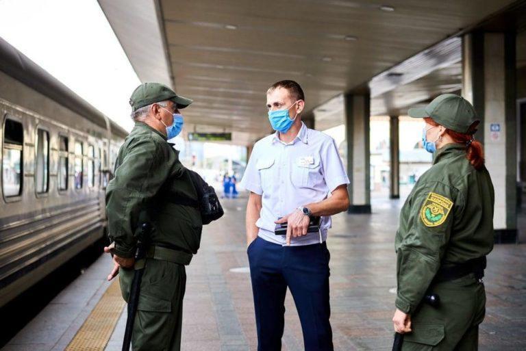 Запускають експеримент: У 2 потягах на Донеччину з’явиться охорона