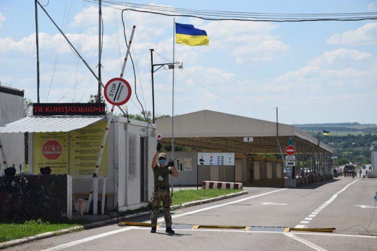 У п’ятницю на лінії розмежування працює 2 контрольні пункти