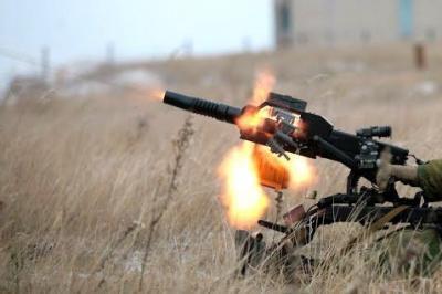В четверг оккупанты обстреляли 2 участка у позиций ВСУ на Донбассе из гранатометов, — штаб ООС