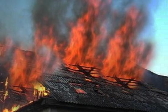 У Слов’янському районі в пожежі на чоловіка та немовля впала стеля. Вони вижили