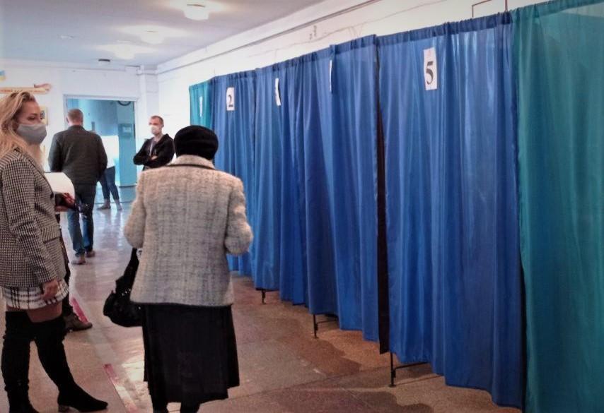 На Донеччині – найнижча явка по країні: проголосували менше 32% виборців