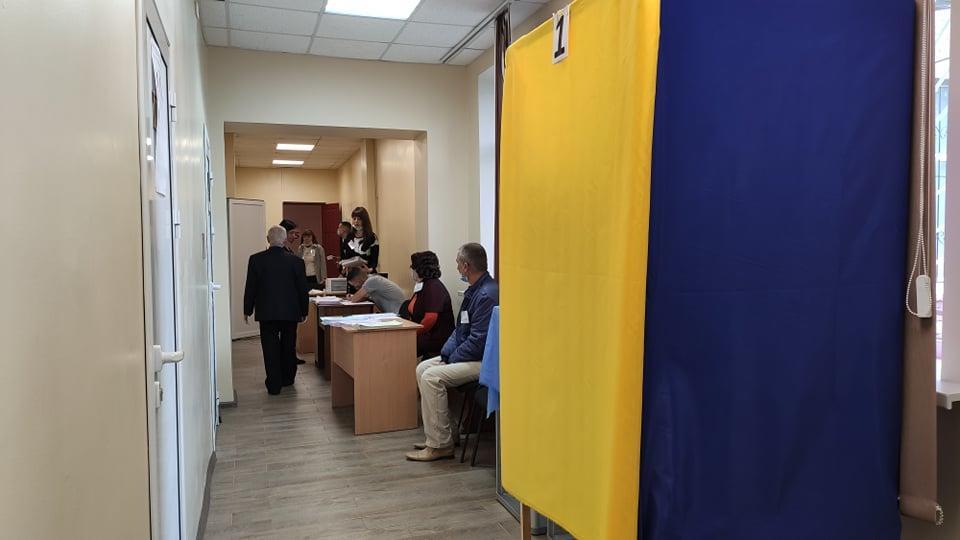 У Донецькій області розпочались місцеві вибори (ОНОВЛЕНО, ФОТО)