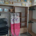 Социальный шкаф: в Соледарской школе появился контейнер для сбора вещей для нуждающихся (ФОТО)