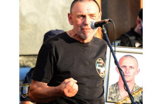 Отец погибшего морпеха Ярослава Журавля подал в Генпрокуратуру заявление о преступлении Зеленского