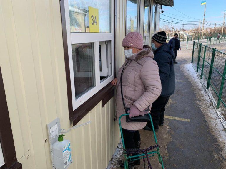 У понеділок працює по одному КПВВ на Донеччині та Луганщині