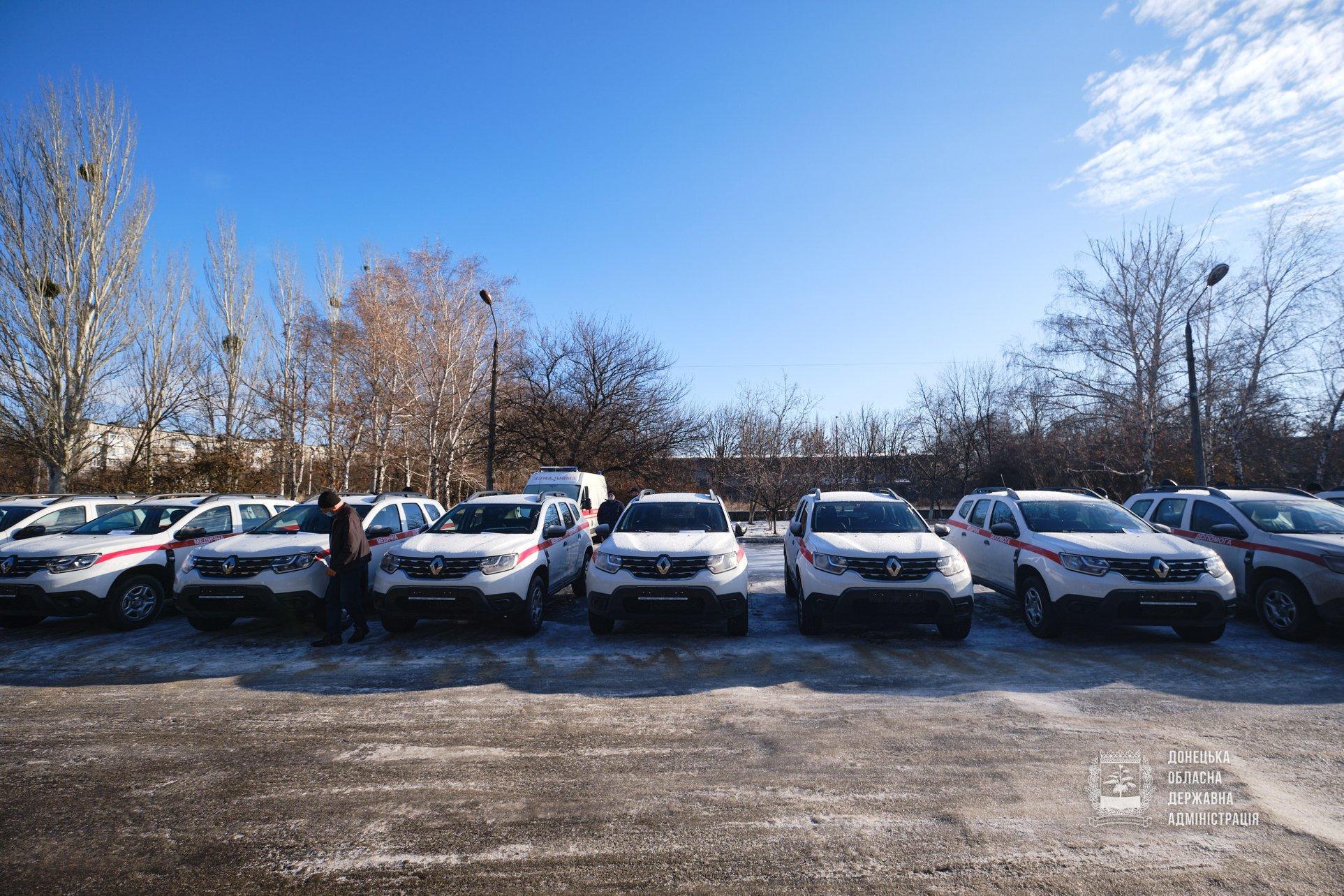 В 18 сельских амбулаторий Донецкой области закупили новые служебные автомобили