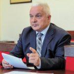 <div class='tooltipster-wrapper'><img class='tooltiper-img' src="https://freeradio.com.ua/wp-content/uploads/2020/12/Anatolij-Fedorchuk-150x150.jpg"><h5>Анатолий Федорчук</h5><span style="font-weight: 400;">60 лет. Был действующим мэром Борисполя и лидером гонки на пост председателя Бориспольской ОТГ. Работал учителем в Бориспольской школе, а затем 15 лет служил в правоохранительных органах</span></div>